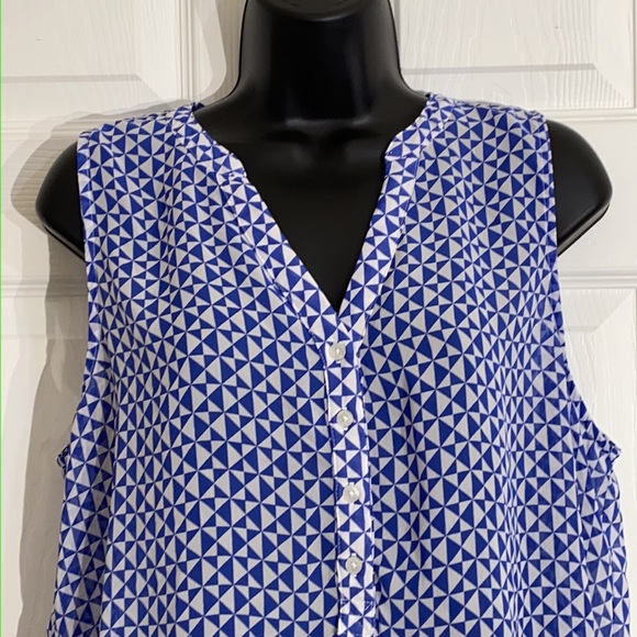 Gap Blue and White Semi Sheer Sleeveless 1/2 Button Top Sz L - Picture 2 of 7